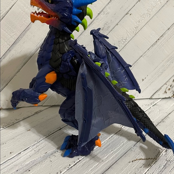 Wow Wee Untamed Legends Vulcan Blue dragon toy - Picture 4 of 9